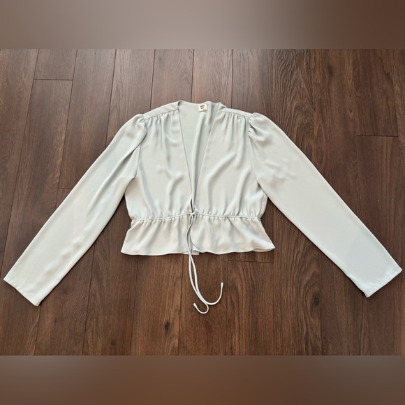 ARITZIA Sunday Best Front Tie Blouse - Picture 2 of 10